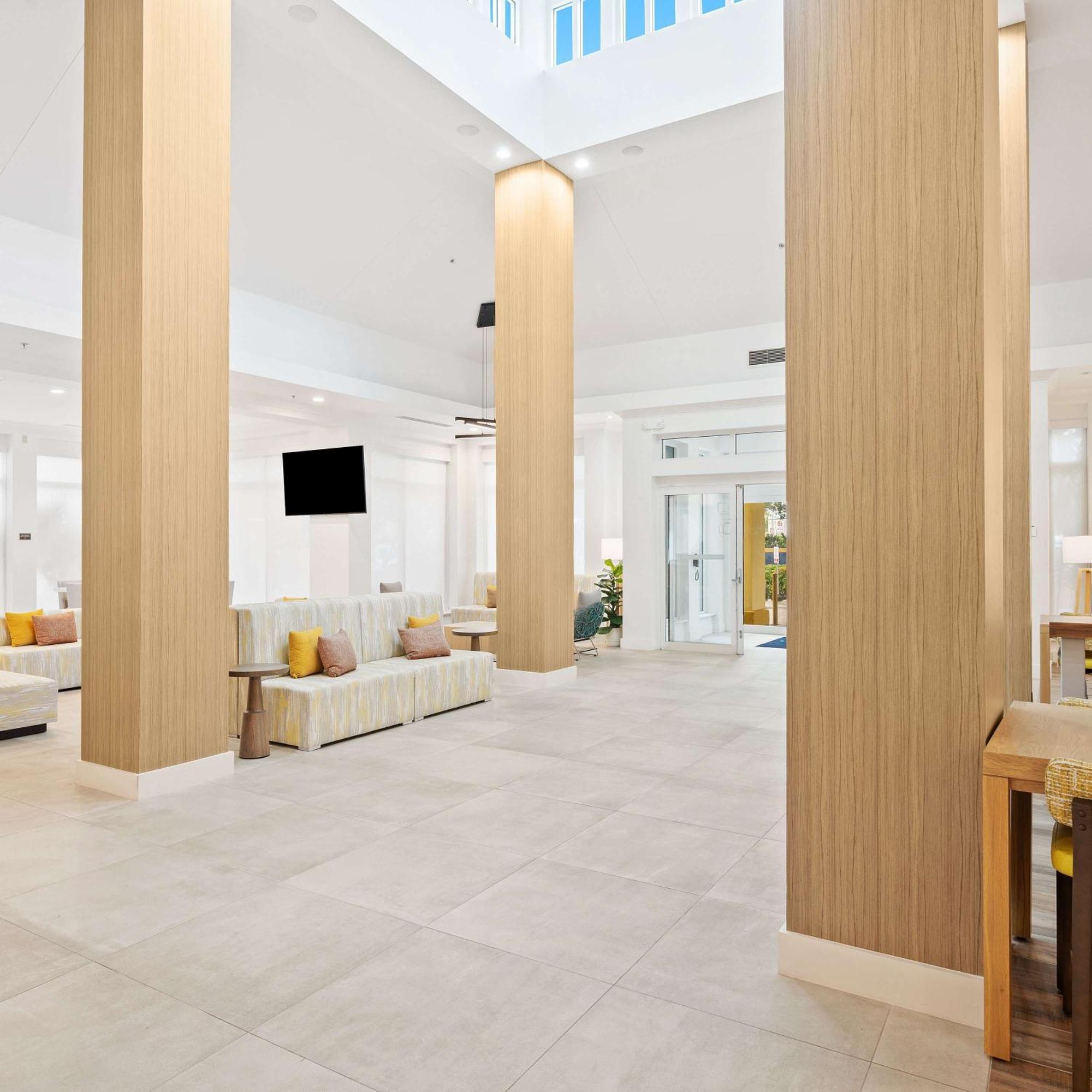 Hilton Garden Inn Ft. Lauderdale Airport-Cruise Port Dania Beach Exterior photo