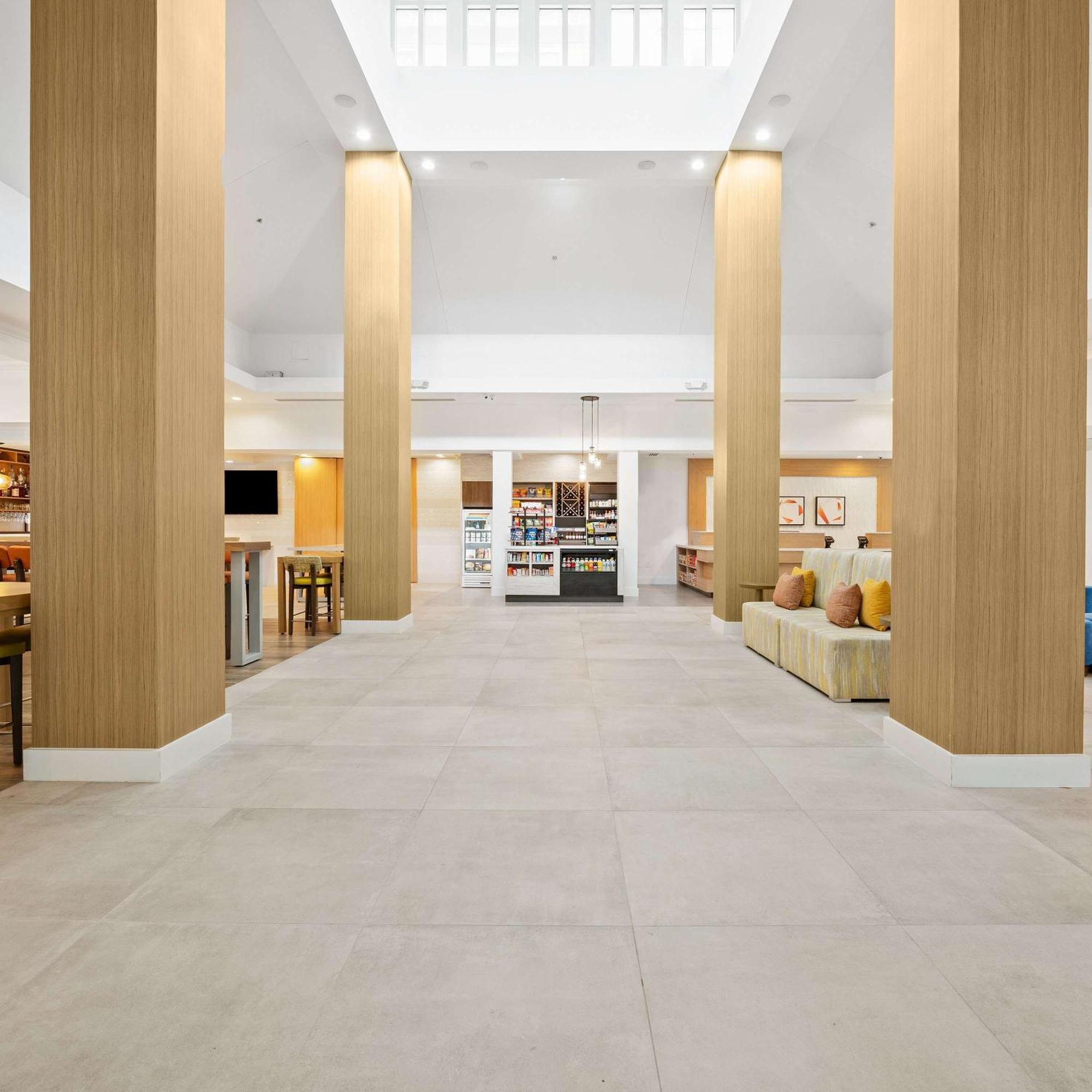 Hilton Garden Inn Ft. Lauderdale Airport-Cruise Port Dania Beach Exterior photo